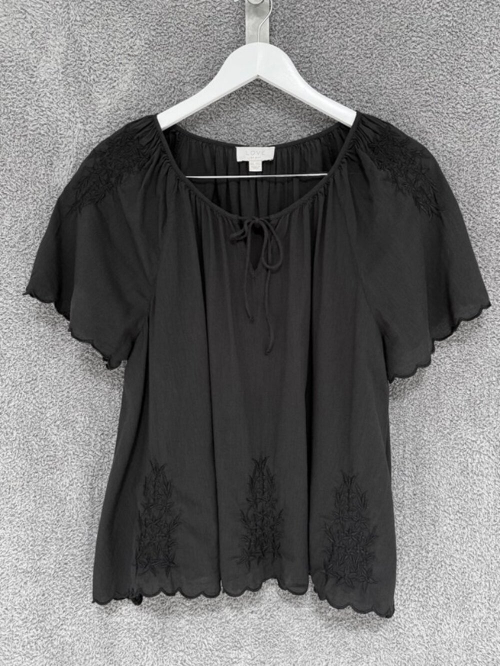 GAP short sleeve emboidered top black XL